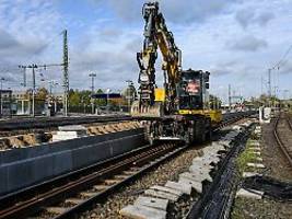 Holprige Generalsanierungen: Schnieder fordert ganz klar Auskunft von der Bahn