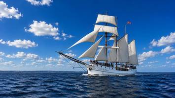unter weißen segeln: unterwegs mit dem dreimaster „loth lorien“ auf der ostsee