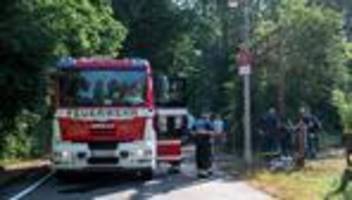 Großbrand beim Messegelände: Westernstadt brennt lichterloh - Rauch über Messe Nürnberg