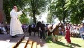 Tradition: Segen für die Pferde bei Wallfahrt in Etzelsbach