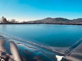Künstlicher See als Speicher: Wie Sommerhitze im Winter zum Heizen genutzt werden kann