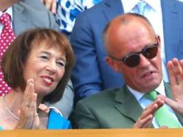 Ort des weltweiten Tennis: Merz drückt Zverev in Wimbledon die Daumen