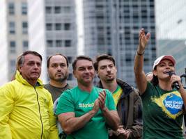wahlkampf in brasilien: die bolsonaros machen sich den wahlkampf selbst schwer