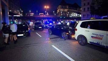 Porsche-Fahrer flüchtet vor Polizei durch Hamburger City – Alkohol am Steuer?