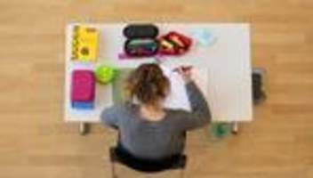 Bildung: 266 Abiturientinnen und Abiturienten mit Bestnote 1,0