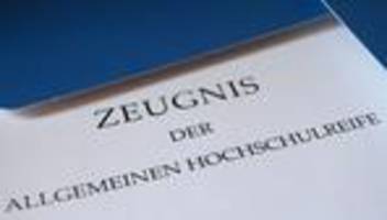 Bildung: Abiturienten in Hessen erzielen Schnitt von 2,24