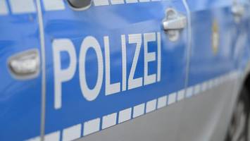 Von Zeugen beobachtet: Maskierte Täter stehlen Geldautomaten aus Berliner „Späti“