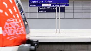 nach polizeieinsatz im zug zum flughafen ber: s-bahnen fahren wieder