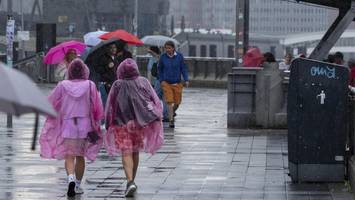 Am Nachmittag wird es ungemütlich: Ab 15 Uhr drohen Gewitter und Starkregen