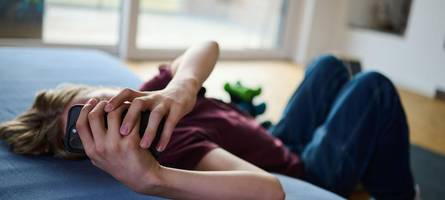 Social Media: EU-Experten für Zugangsbeschränkung bis 13