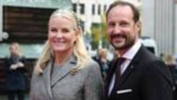 Norwegisches Königshaus: Mette-Marit nach Lungentransplantation nach Hause entlassen