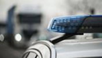Zivilcourage: Lkw fährt Schlangenlinien - andere Fahrer greifen ein