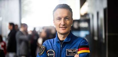 esa: astronaut matthias maurer übt zähne ziehen