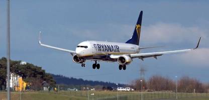 Ryanair: Zerbrochenes Flugzeugfenster – Frau des verletzten Passagiers berichtet