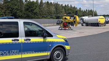 Babyglück auf der A7: Frau bringt Sohn im Auto auf der Raststätte zur Welt