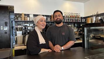 Neue Café-Inhaber erleben steinigen Start – wegen des Kopftuchs