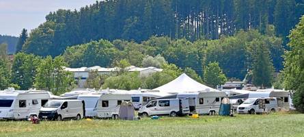 Ungebetene Gäste: Wohin mit dem illegalen Camp in Fischach?