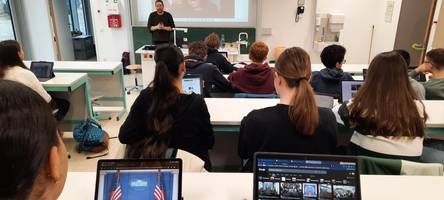 Gegen Hass und Desinformation: Projekt „Volo-Band der Demokratie“ kommt wieder in die Klassenzimmer
