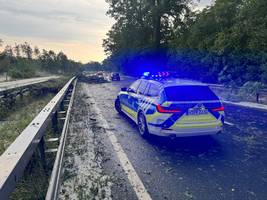 unwetter in bayern: sechs soldaten bei blitzeinschlag verletzt - 3000 notrufe rund um nürnberg