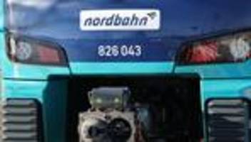 Unfälle: Bahnstrecke Kiel-Rendsburg nach Zug-Unfall wieder frei