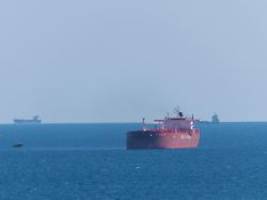Drohnentruppen melden 20 Treffer: Ukraine nimmt russische Tanker im Schwarzen Meer ins Visier