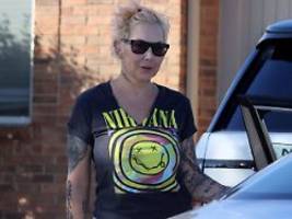 Notruf bei Eminems Ex-Frau: Kim Scott wird aus ihrem Haus getragen