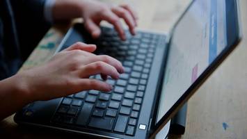 51-Jähriger aus Berlin missbraucht Mädchen im Internet – drei Jahre Haft