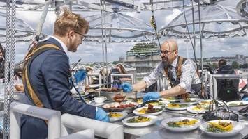 Restaurant in 50 Metern Höhe: Spektakuläre Gastroshow kehrt nach Hamburg zurück