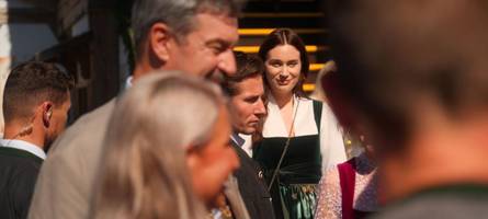 Wie ist es, die Tochter des Ministerpräsidenten zu sein, Gloria-Sophie Burkandt?