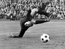 zum tod von manfred manglitz: „käsches, käsches!“