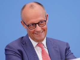 berlin tag & macht: das rhythmische klatschen aus dem kanzleramt erzählt eher von ohrfeigen
