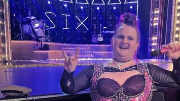 „als wäre ich die siebte queen“ – pop-musical „six“ begeistert die fans