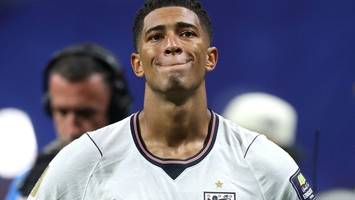 Frust nach WM-Aus: Ex-BVB-Star Bellingham schlägt Argentinier auf den Hinterkopf