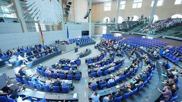 abgeordneten-ranking: hamburger sind spitzenmäßig im bürgerdialog – außer einer