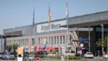 Flughafen Weeze: Flug nach Italien gestoppt – Polizei durchsucht Maschine
