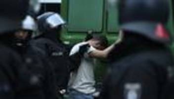 Offene Haftbefehle: Fast 150.000 Menschen trotz Haftbefehl auf freiem Fuß