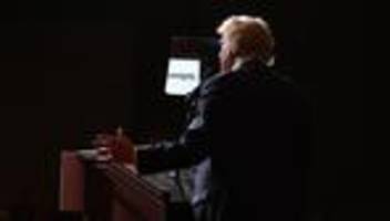 us-regierung: trumps teleprompterbediener wegen wettaffäre suspendiert