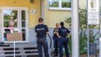 Versuchtes Tötungsdelikt: Nach Angriff im Jugendamt: Verdächtiger vor Haftrichter