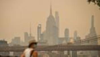 Waldbrände : Waldbrandrauch aus Kanada vernebelt New York und Chicago