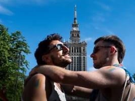 Ehe verliert Sonderstatus: Polens Präsident stoppt LGBTQ-freundliches Gesetz