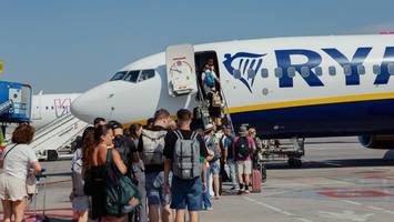 urlaub in griechenland wird für flugreisende zu lästigem nervenkrieg