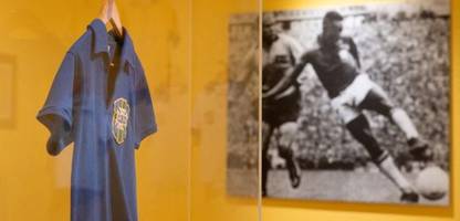 pelé: finaltrikot von 1958 erzielt 4,3 millionen euro bei auktion in new york