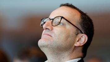 „unsere gesetze mit geld umgehen“: hamburger senatorin kritisiert jens spahn