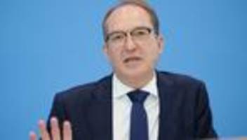 Bundesinnenminister: Dobrindt warnt vor Anschlagsrisiko in Deutschland