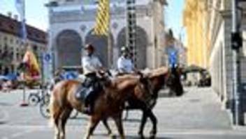 Sicherheit: 80 Jahre Polizei: Drohnenshow, Abseilaktion und Kaffee-Ape