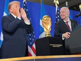 gaga, kommerz, magisch: infantinos bizarre dreifach-show prügelt den fußball ins niemandsland
