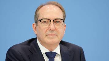 „Hohe Bedrohungslage“: Dobrindt setzt Gefahrenstufe hoch