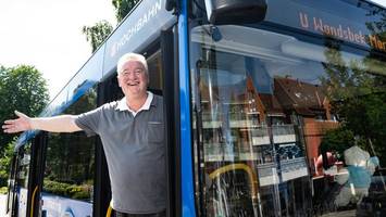 busfahrer (62) schmettert schlager – mitten auf der fahrt durch hamburg