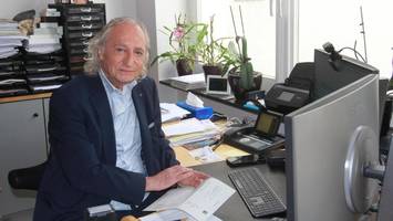 vom beamten zum medienliebling – und was das mit dem tod zu tun hat