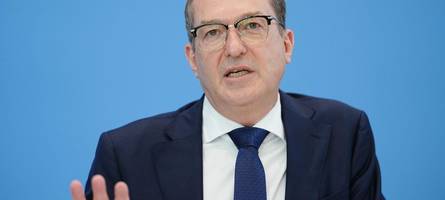 Dobrindt stuft Bedrohungslage hoch: „Jederzeit mit dem Risiko von Anschlägen zu rechnen“